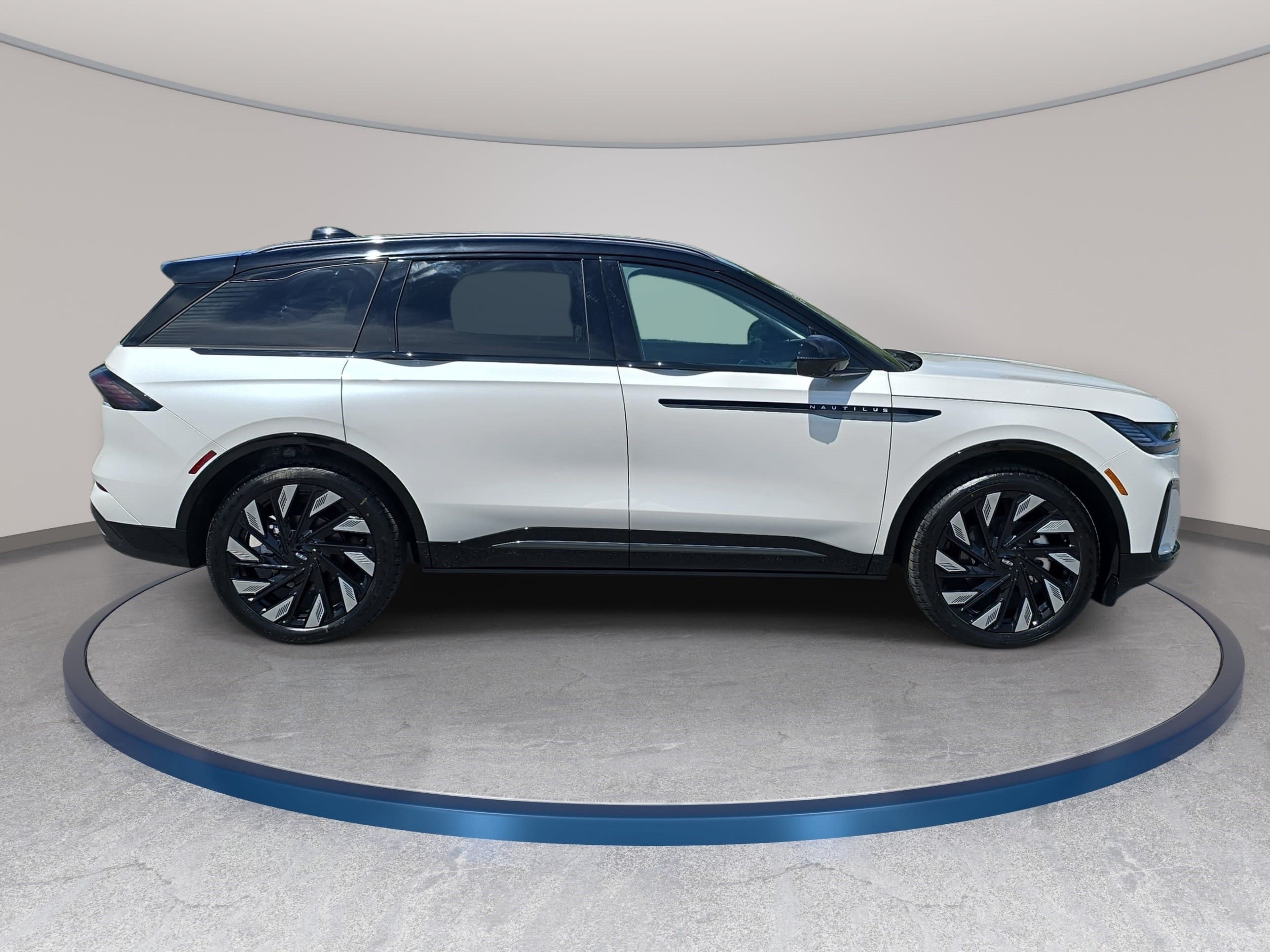 New 2026 Lincoln Nautilus Reserve AWD/4WD image 4