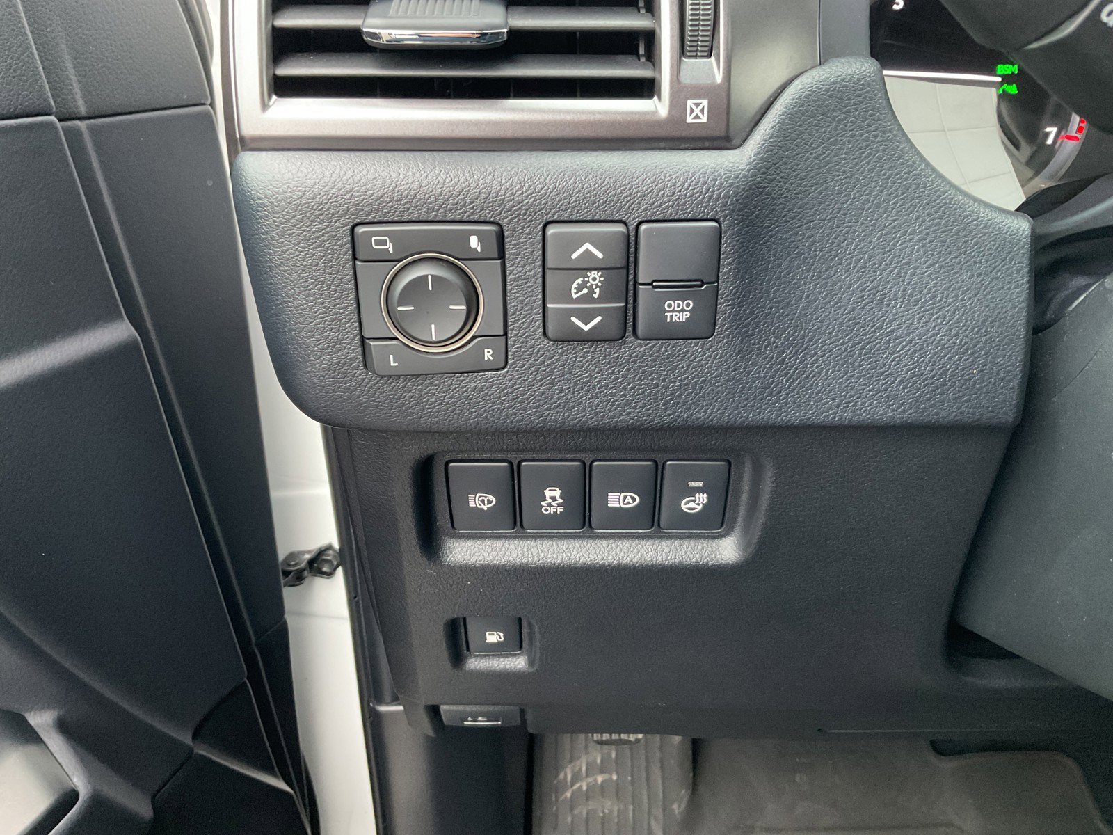 Used 2022 Lexus GX 460 image 32