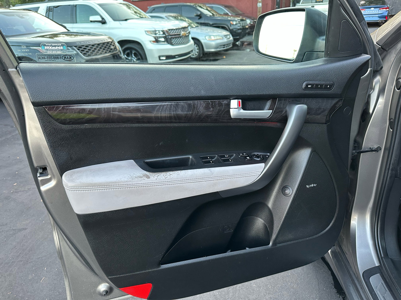 Used 2014 Kia Sorento SX w/ 3rd Row Package image 18