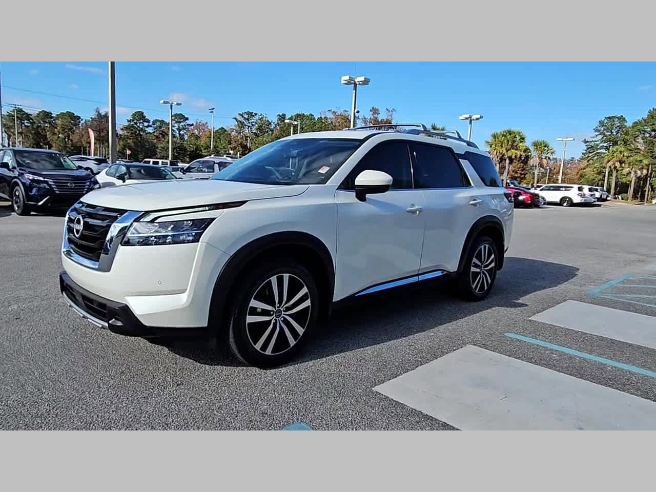 Used 2024 Nissan Pathfinder Platinum w/ Cargo Package image 24