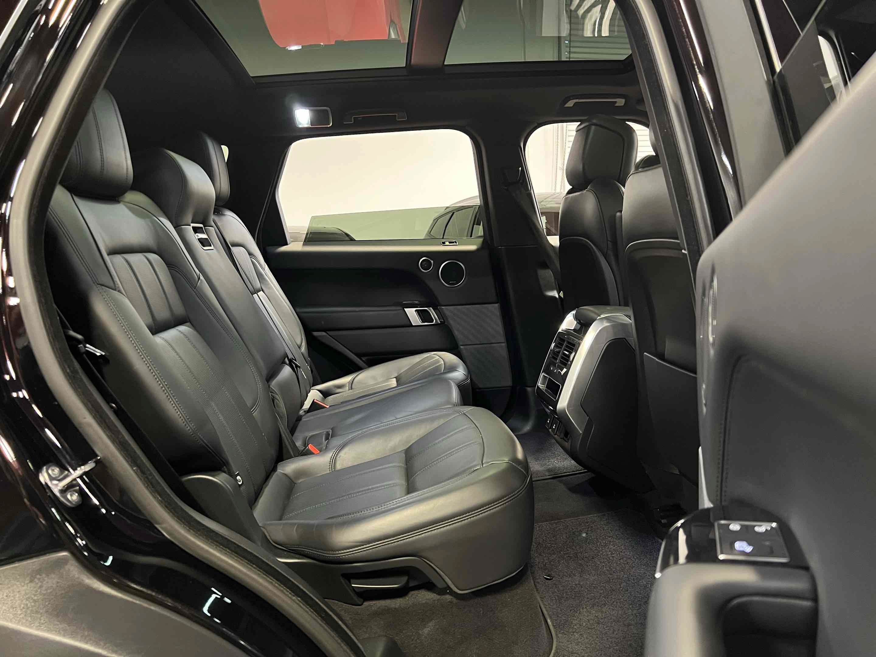Used 2019 Land Rover Range Rover Sport HSE AWD/4WD image 29