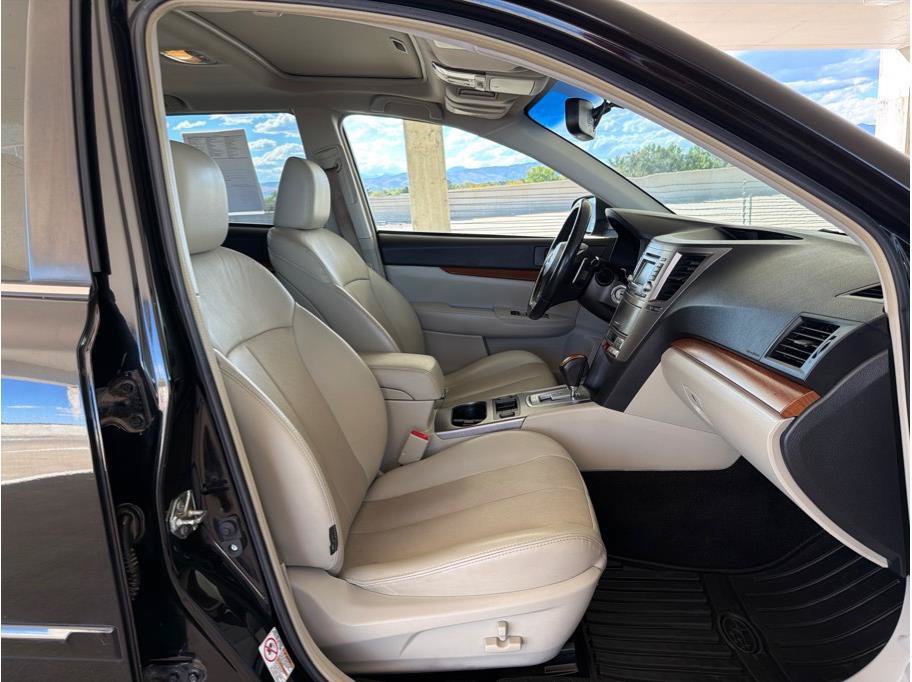Used 2014 Subaru Outback 3.6R Limited w/ Moonroof Package AWD/4WD image 14