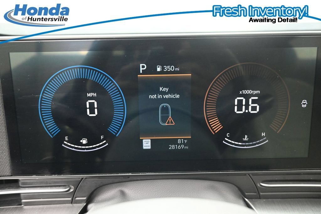 Used 2025 Hyundai Kona SEL AWD/4WD image 15