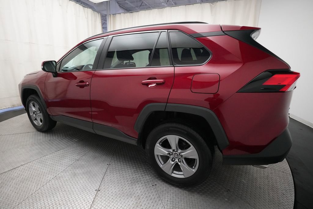 Used 2025 Toyota RAV4 XLE AWD/4WD image 32