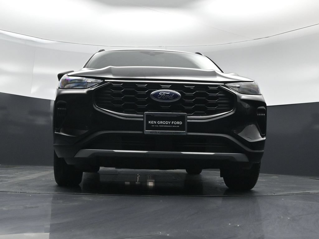 Certified 2025 Ford Escape ST-Line FWD image 43