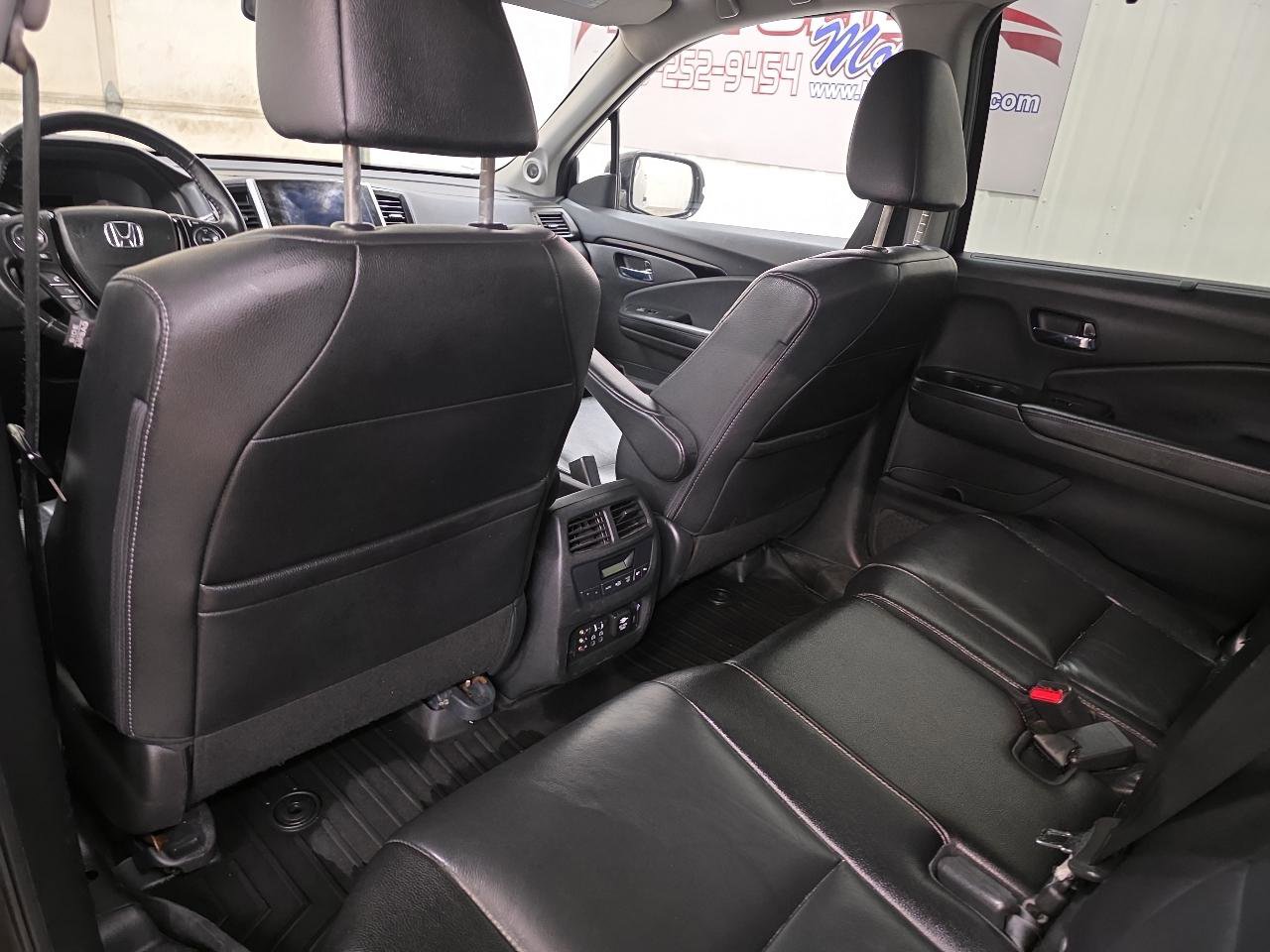 Used 2016 Honda Pilot Touring image 31