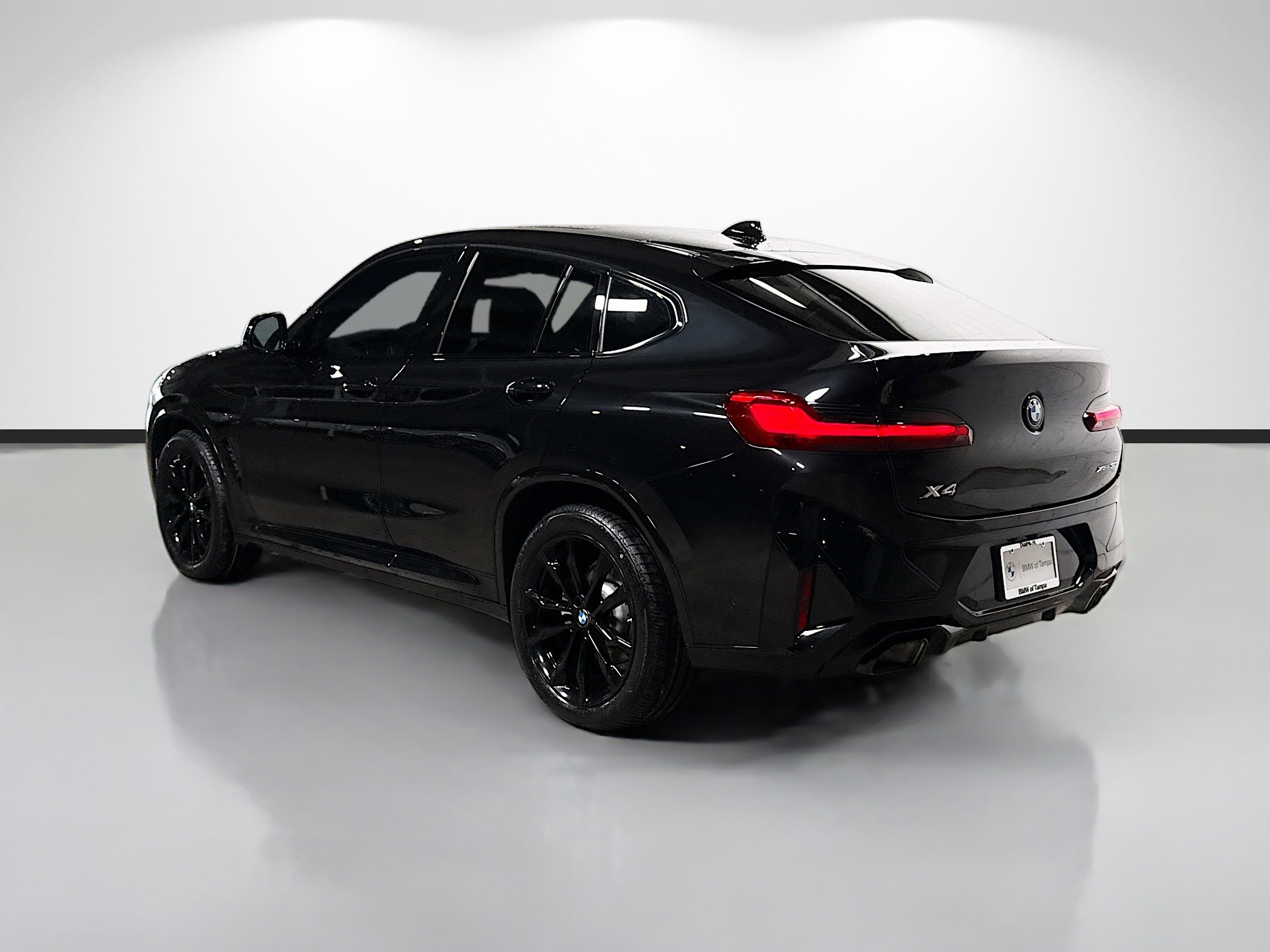 Certified 2023 BMW X4 xDrive30i w/ M Sport Package image 5