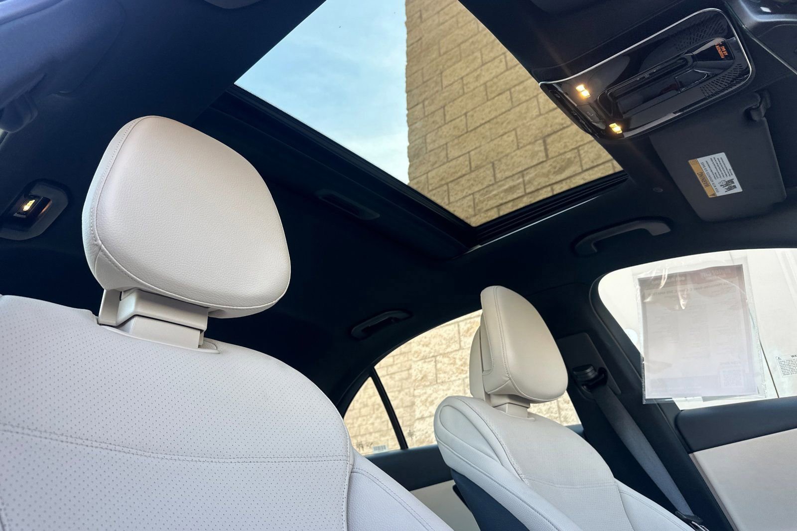 Used 2025 Mercedes-Benz C 300 4MATIC Sedan image 17