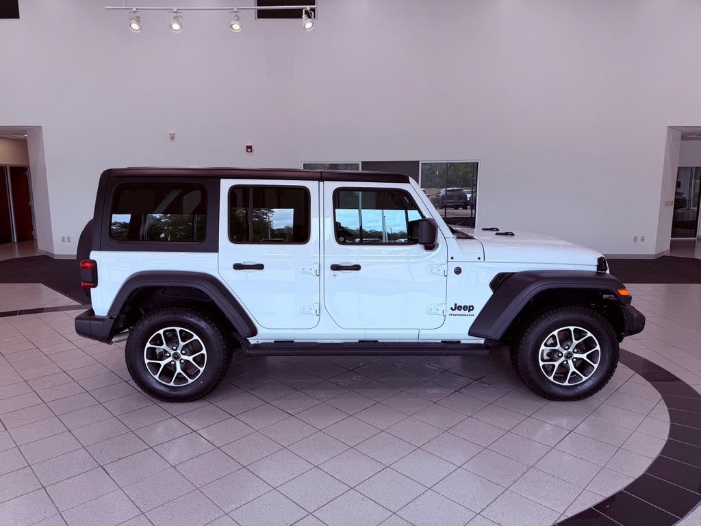 Used 2024 Jeep Wrangler Unlimited Sport AWD/4WD image 13