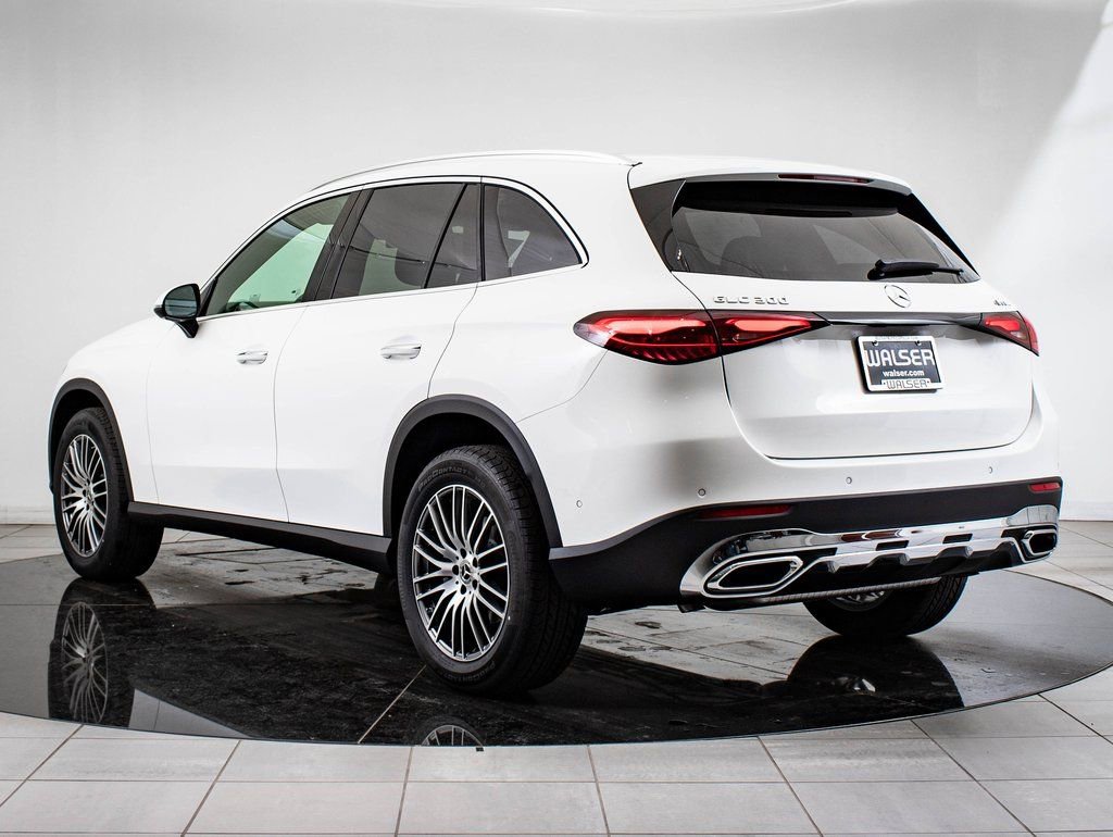 Used 2025 Mercedes-Benz GLC 300 4MATIC image 6