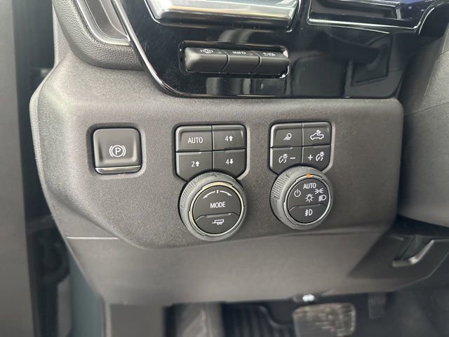 Used 2026 Chevrolet Silverado 2500 LTZ w/ LTZ Convenience Package image 21