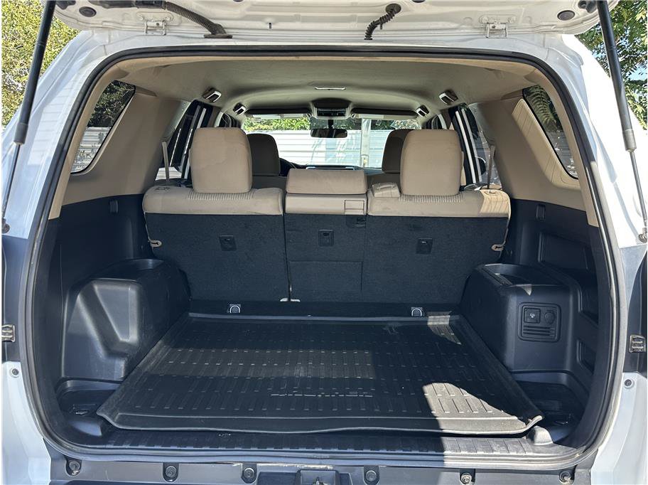 Used 2017 Toyota 4Runner SR5 AWD/4WD image 31
