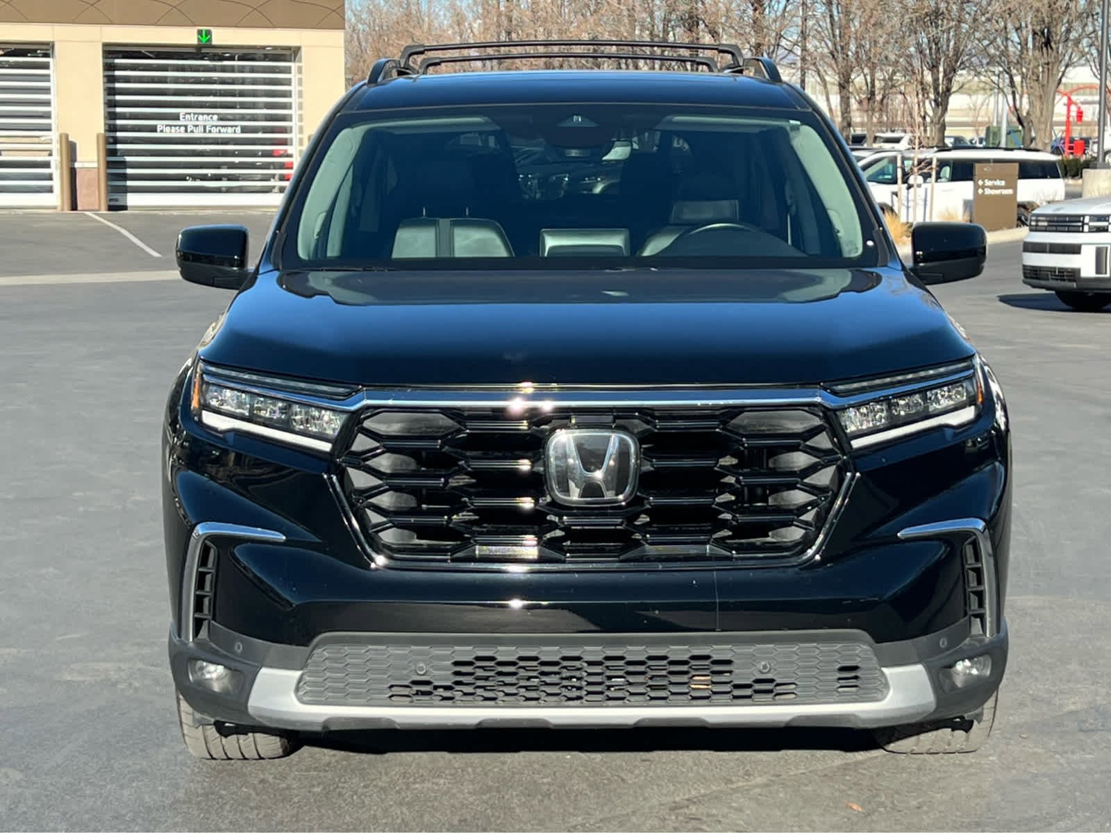 Used 2023 Honda Pilot Touring image 3