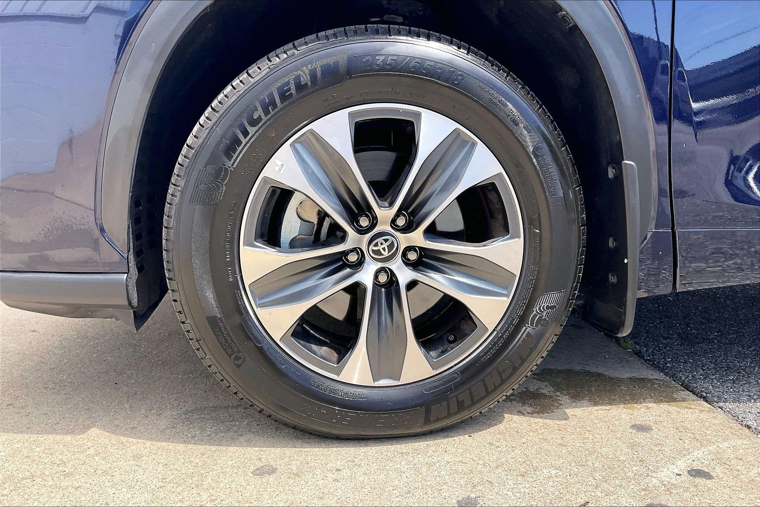 Used 2026 Toyota Highlander XLE AWD/4WD image 11