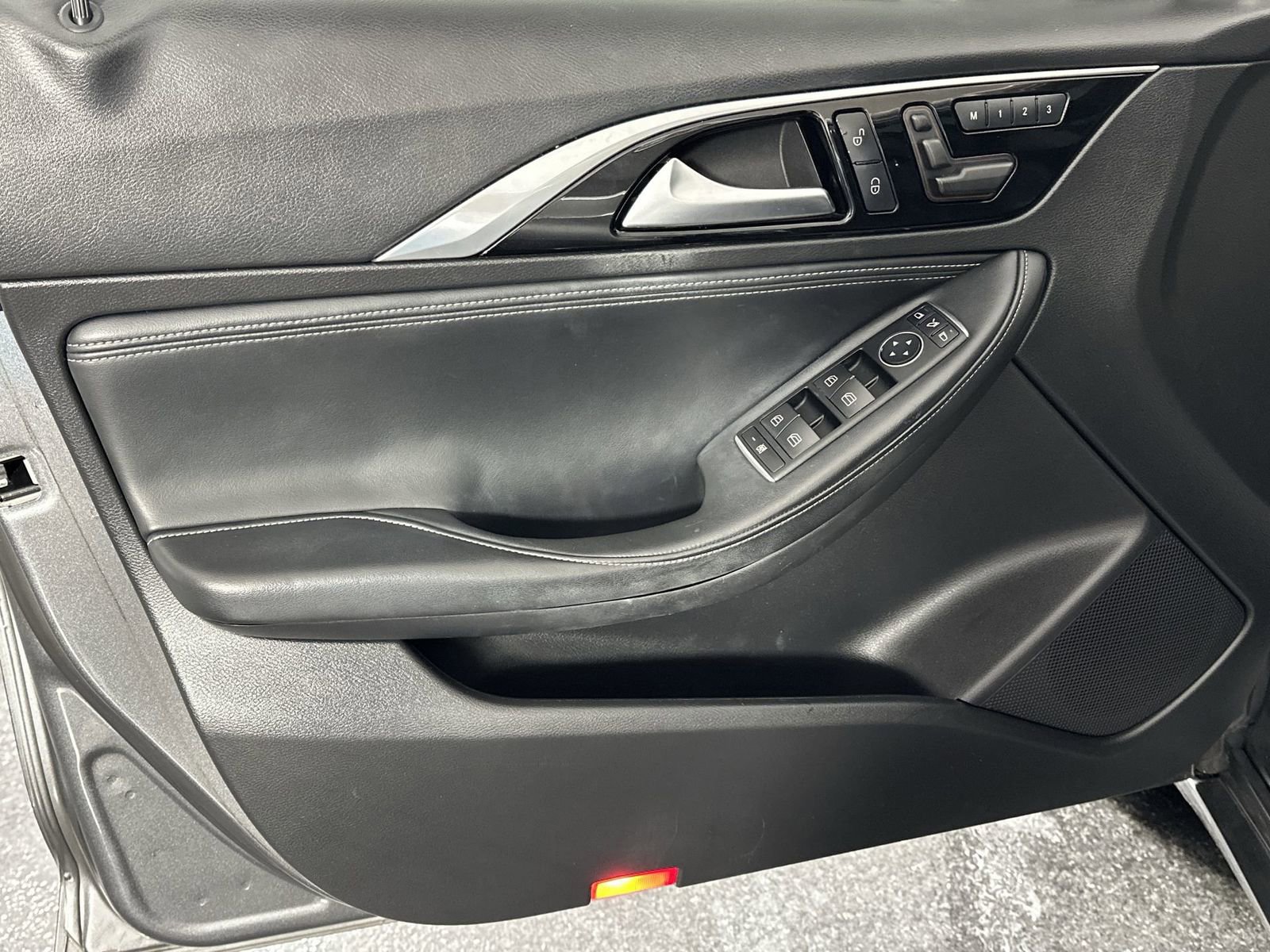 Used 2018 INFINITI QX30 image 29