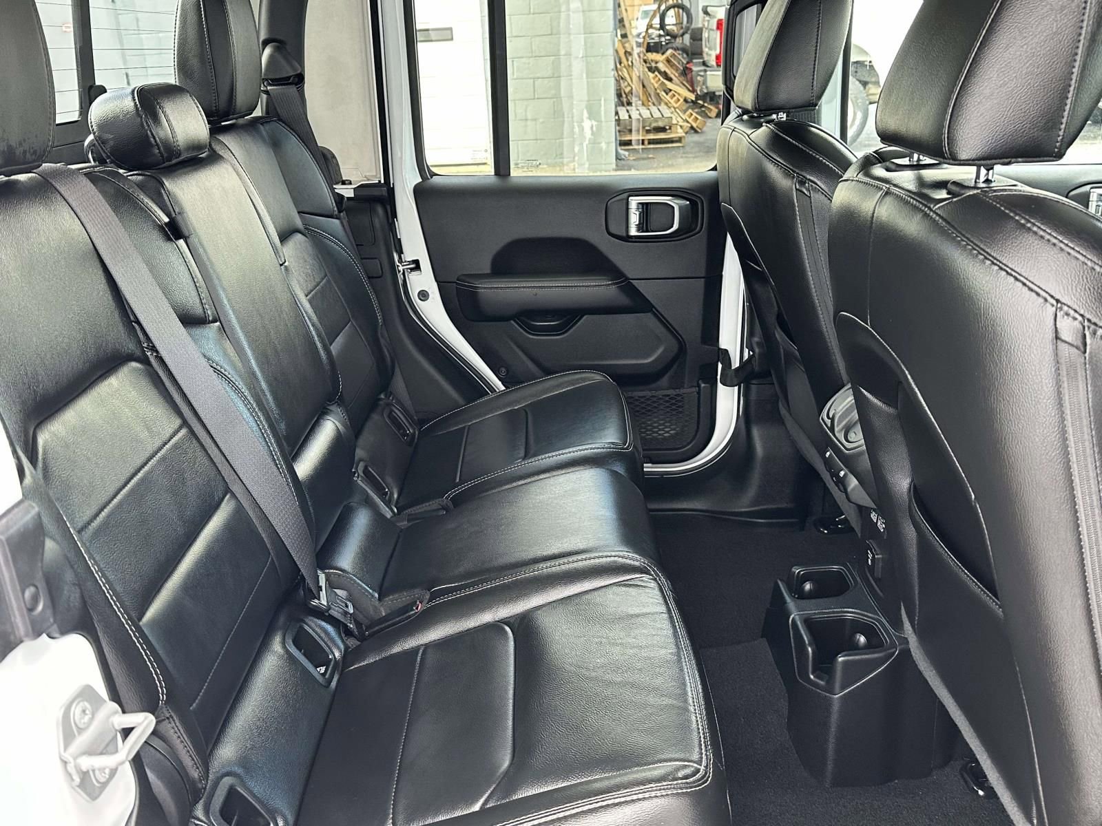 Used 2020 Jeep Gladiator Overland w/ Popular Equipment Package image 16