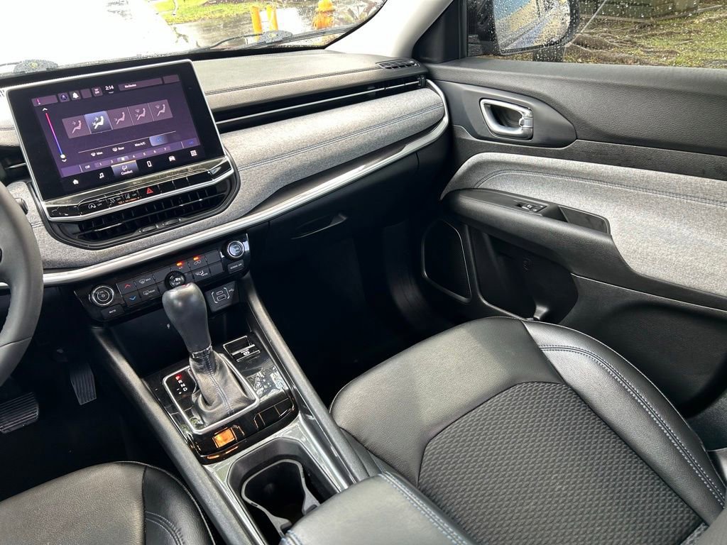 Certified 2022 Jeep Compass Latitude image 12