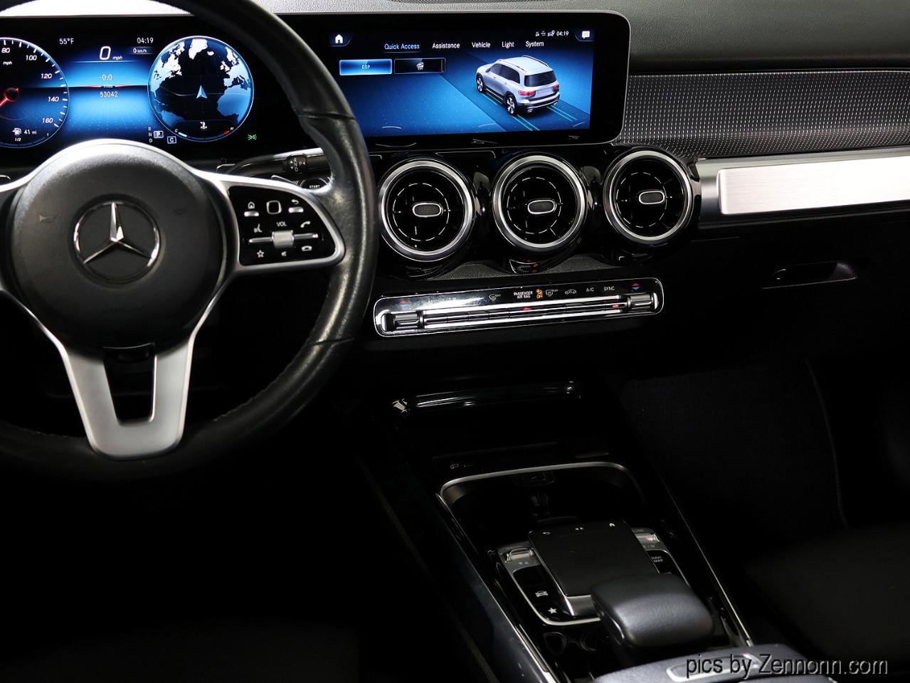 Used 2020 Mercedes-Benz GLB 250 4MATIC w/ Premium Package image 16