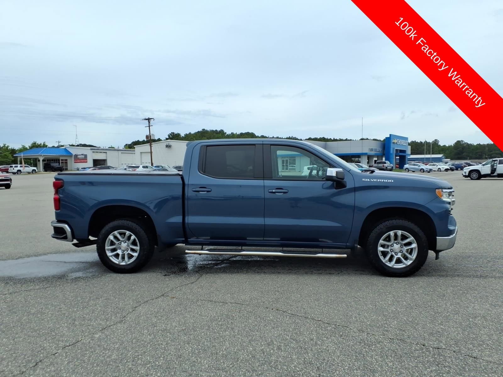 Used 2024 Chevrolet Silverado 1500 LT AWD/4WD image 6