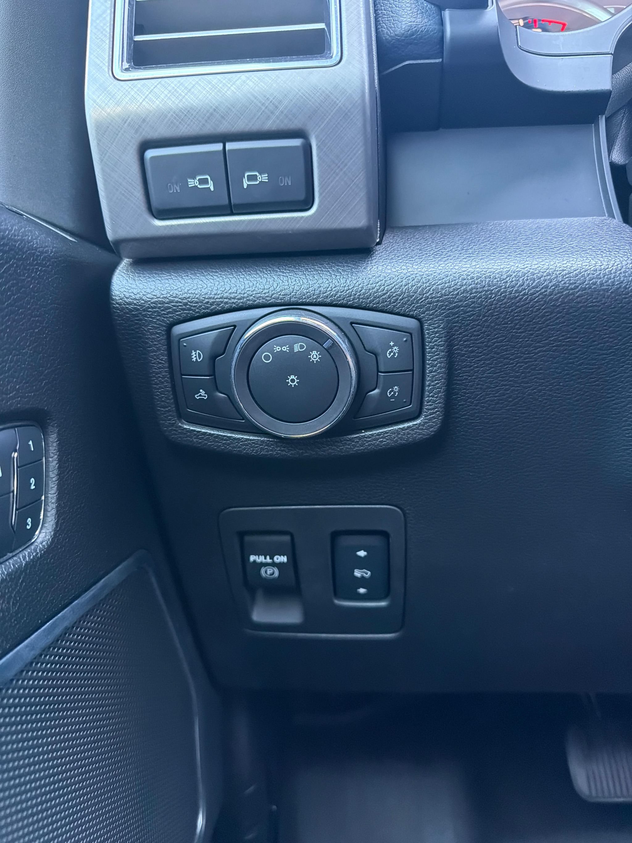 Used 2018 Ford F150 Limited AWD/4WD image 22