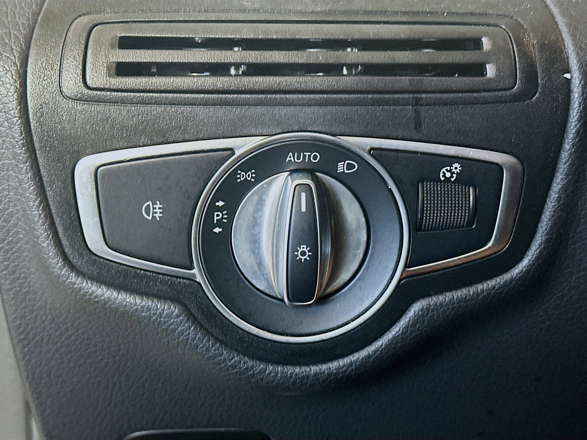 Used 2022 Mercedes-Benz GLC 300 4MATIC image 17