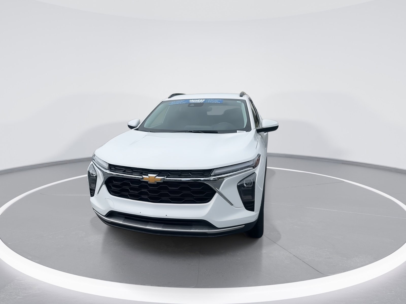 Used 2025 Chevrolet Trax LT w/ Driver Confidence Package image 3