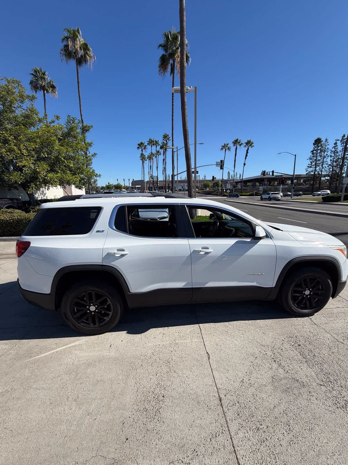 Used 2018 GMC Acadia SLT FWD image 4