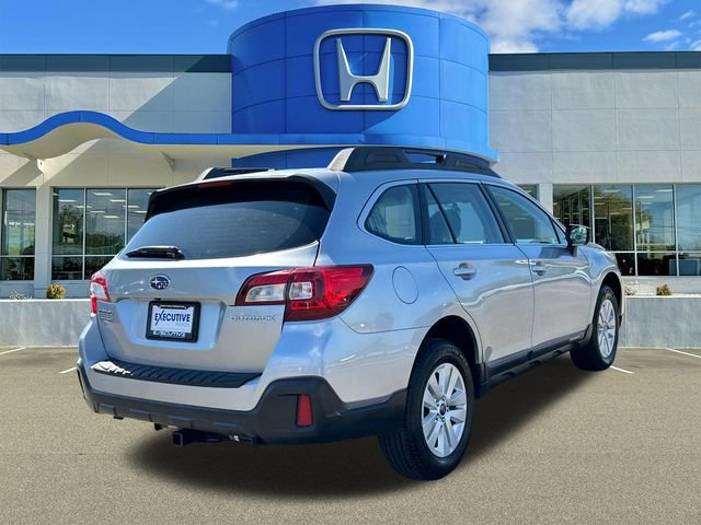 Used 2019 Subaru Outback 2.5i AWD/4WD image 2
