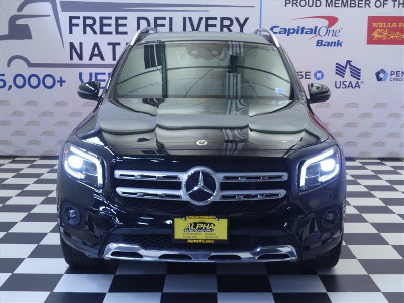 Used 2022 Mercedes-Benz GLB 250 4MATIC w/ Premium Package Lite image 2