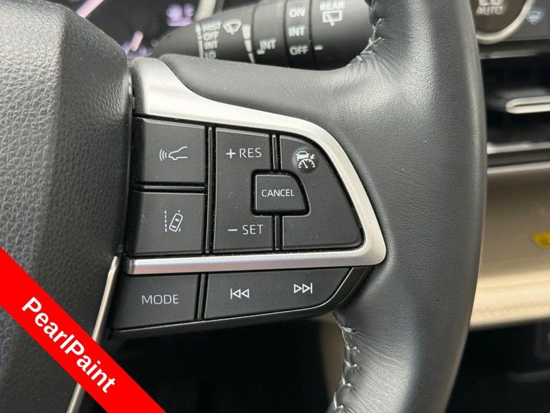 Used 2023 Toyota Highlander XLE AWD/4WD image 22