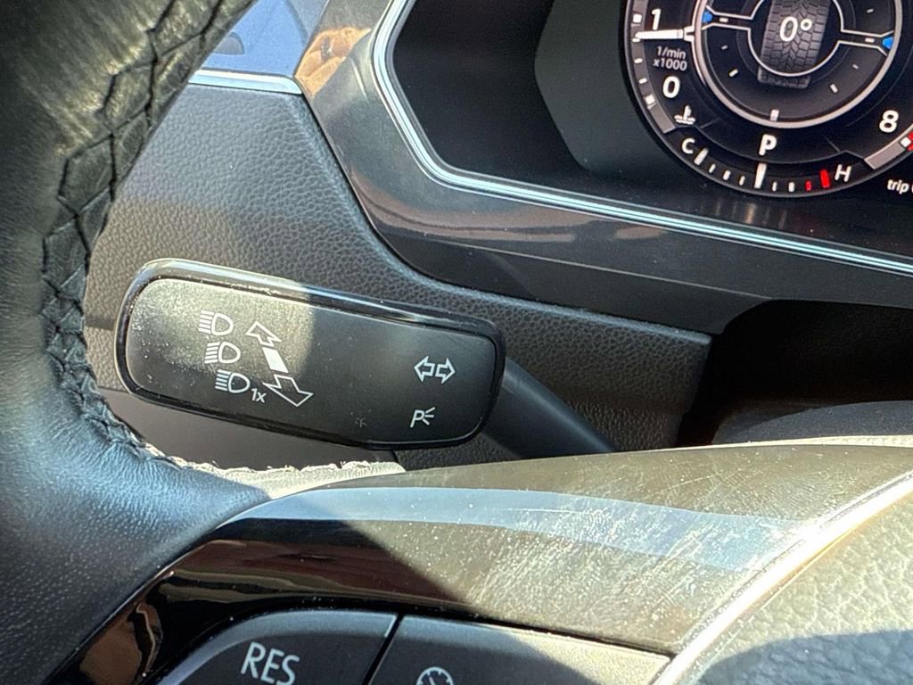 Used 2019 Volkswagen Tiguan SEL image 39