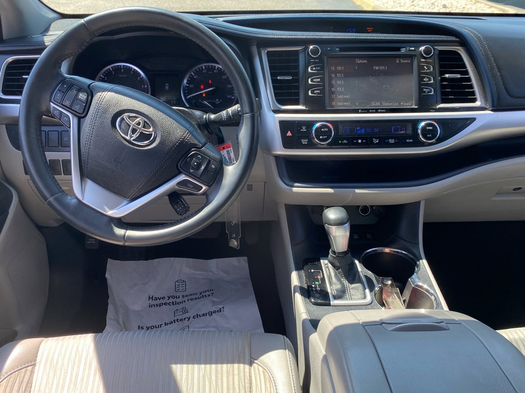 Used 2016 Toyota Highlander Plus image 7