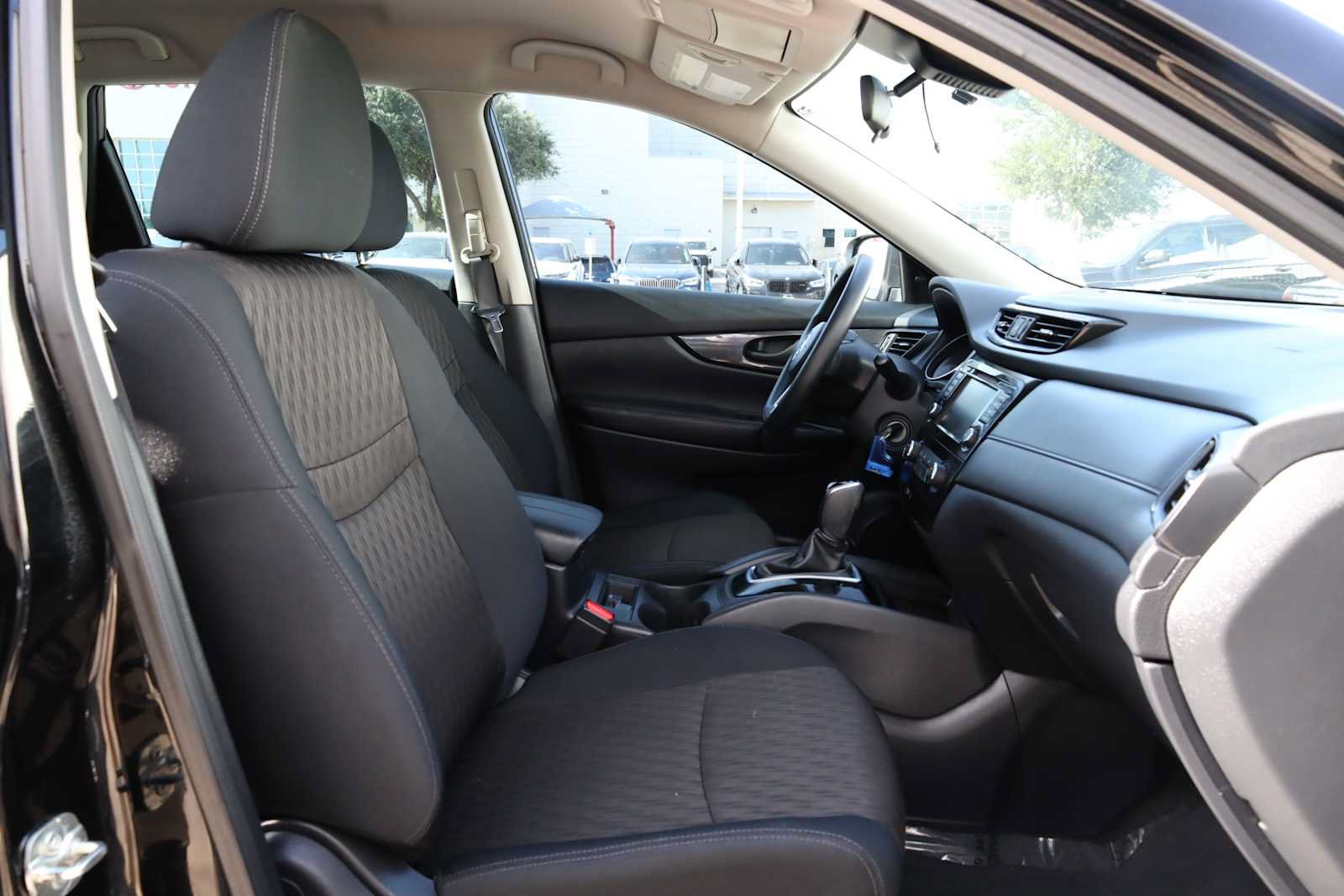 Used 2019 Nissan Rogue S AWD/4WD image 31