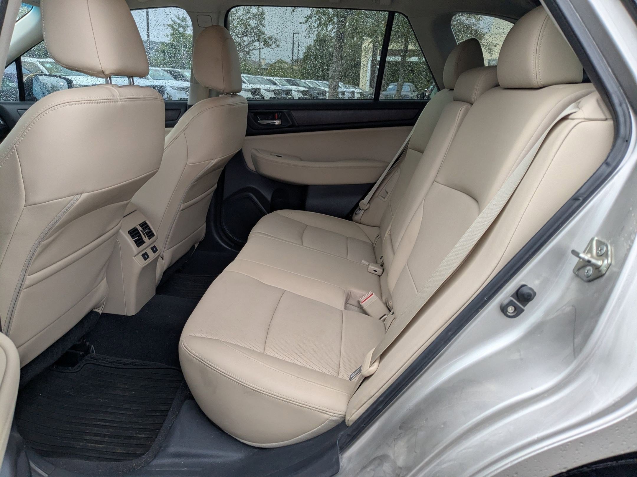 Used 2016 Subaru Outback 3.6R Limited image 14