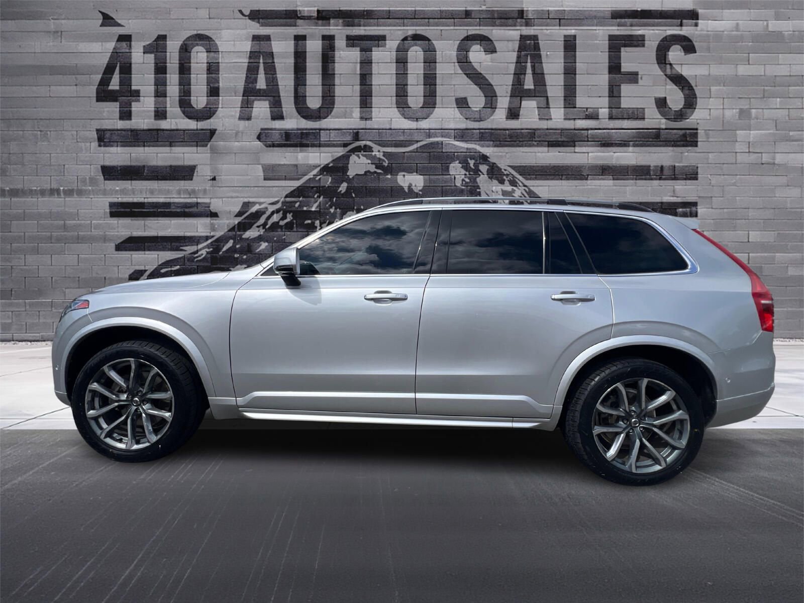 Used 2018 Volvo XC90 T5 Momentum w/ Convenience Package AWD/4WD image 6