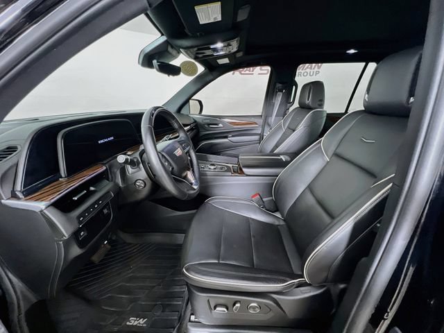 Used 2023 Cadillac Escalade Premium Luxury w/ LPO, Floor Liner Package AWD/4WD image 10