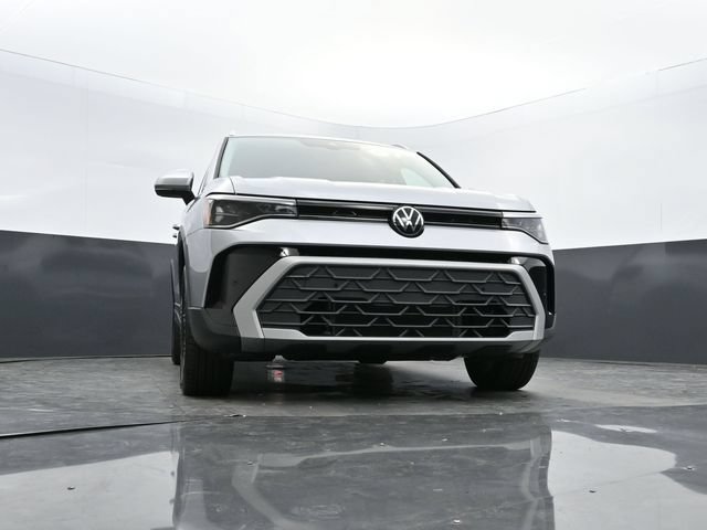 Used 2025 Volkswagen Taos SE FWD image 31