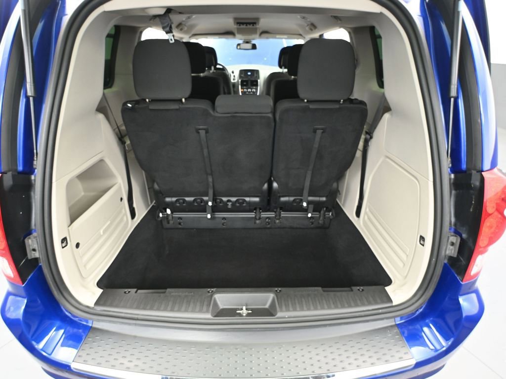Used 2019 Dodge Grand Caravan SE w/ UConnect Hands-Free Group image 36