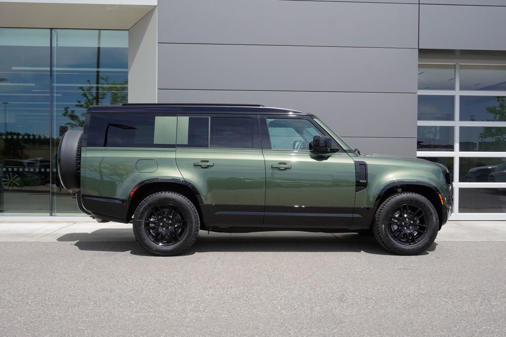 New 2026 Land Rover Defender 130 X-Dynamic SE image 7