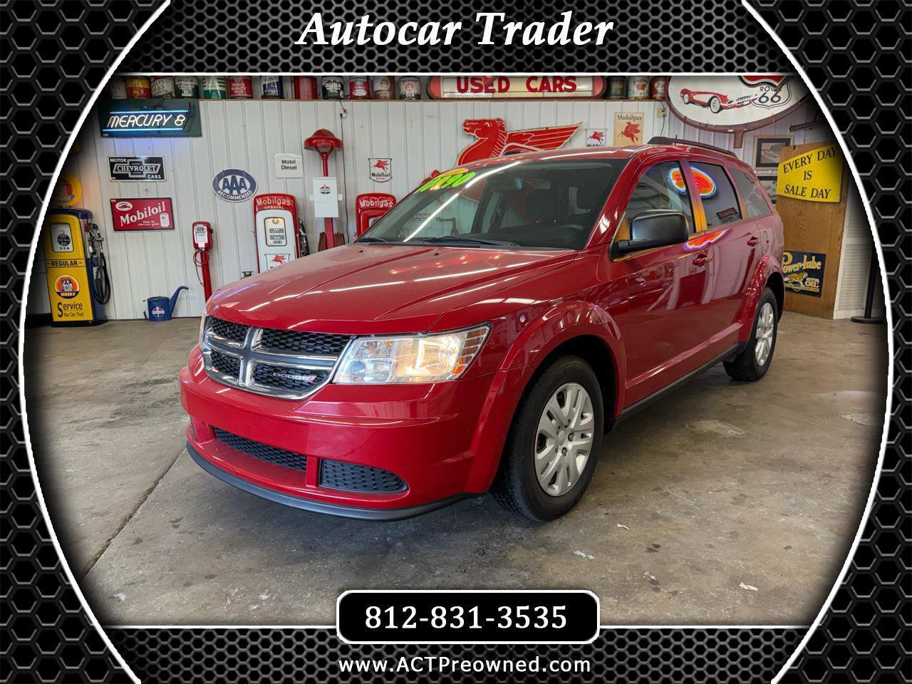 Used 2019 Dodge Journey SE FWD image 1