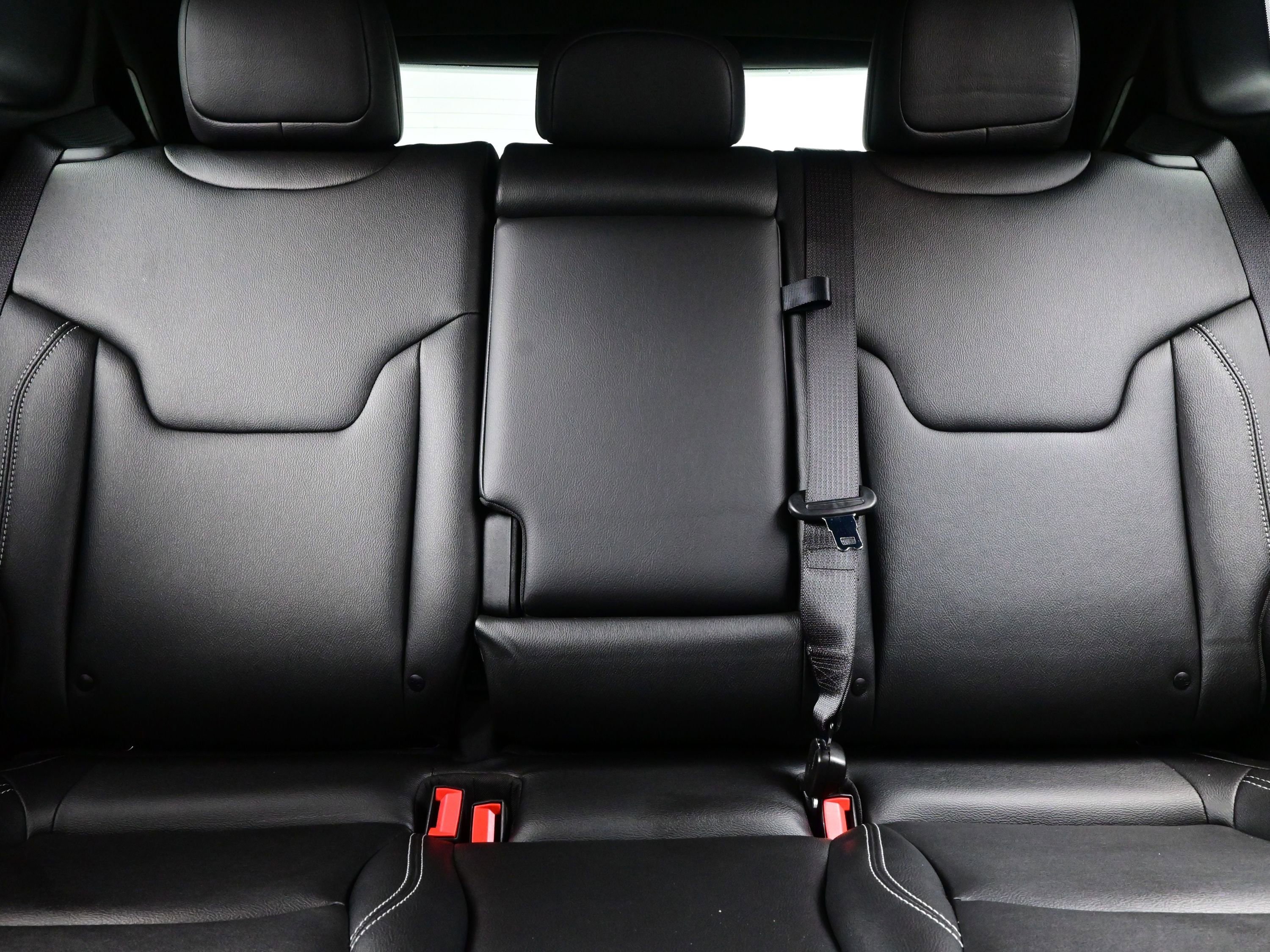 Used 2025 Jeep Compass Limited image 16