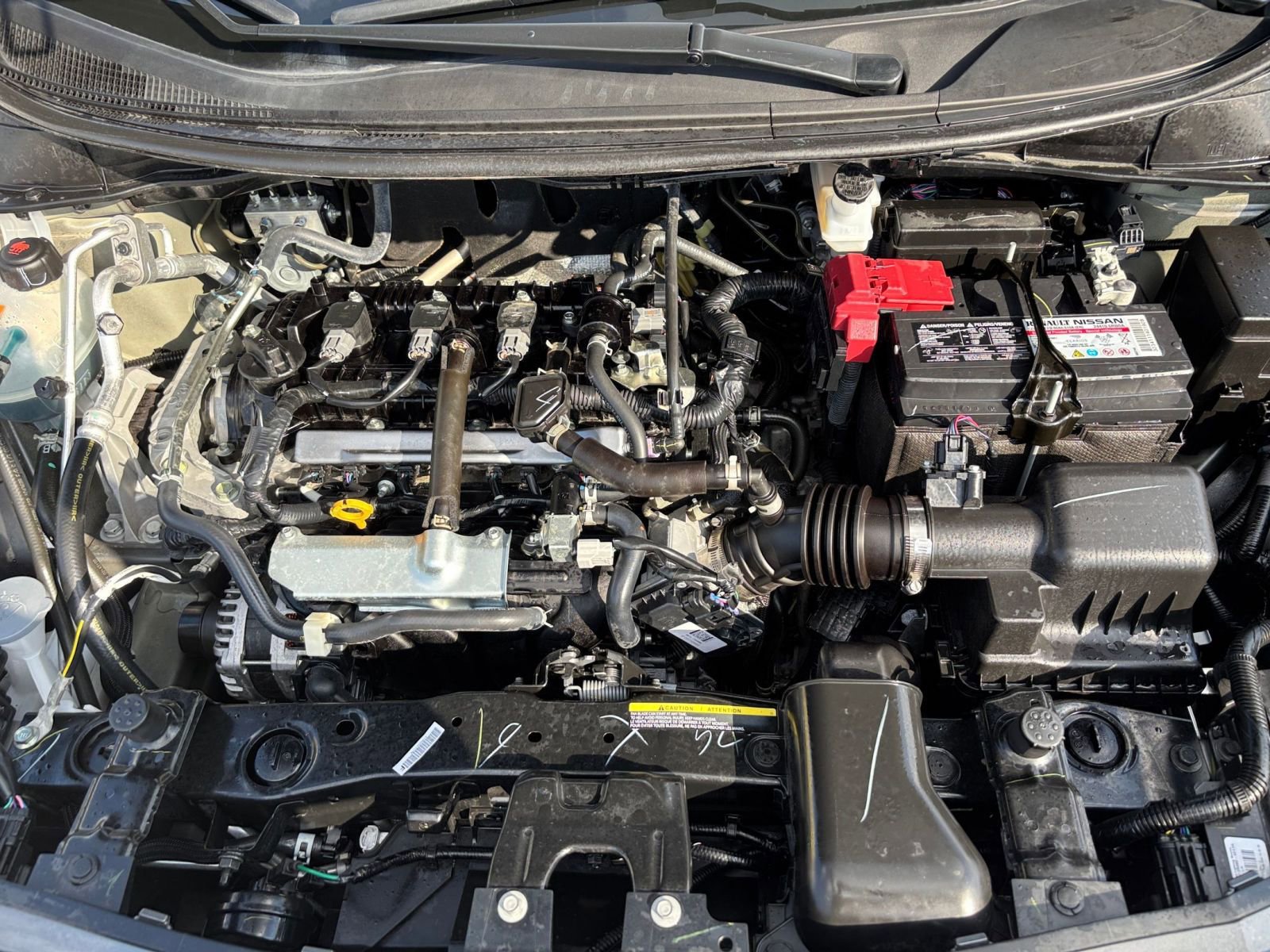 Used 2025 Nissan Versa SV FWD image 30