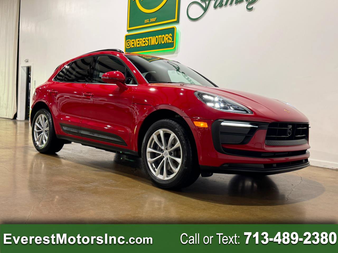 Used 2023 Porsche Macan image 1