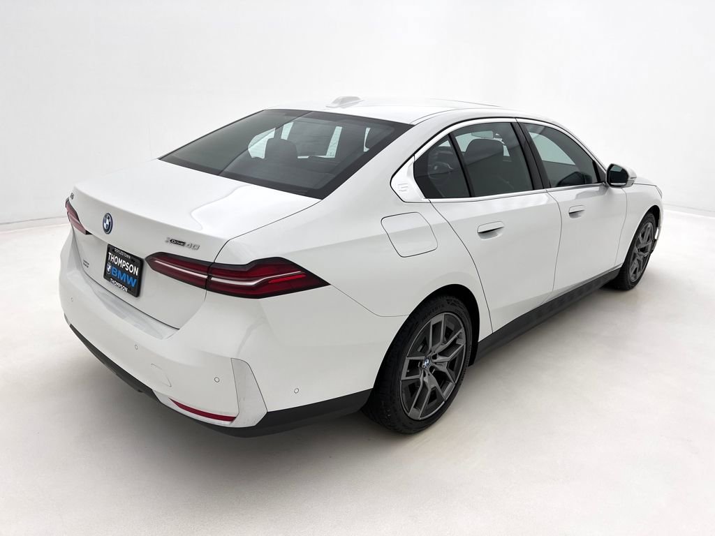 New 2026 BMW i5 eDrive40 w/ Premium Package image 5