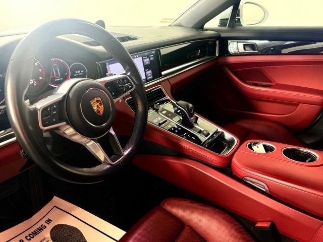 Used 2020 Porsche Panamera RWD image 45