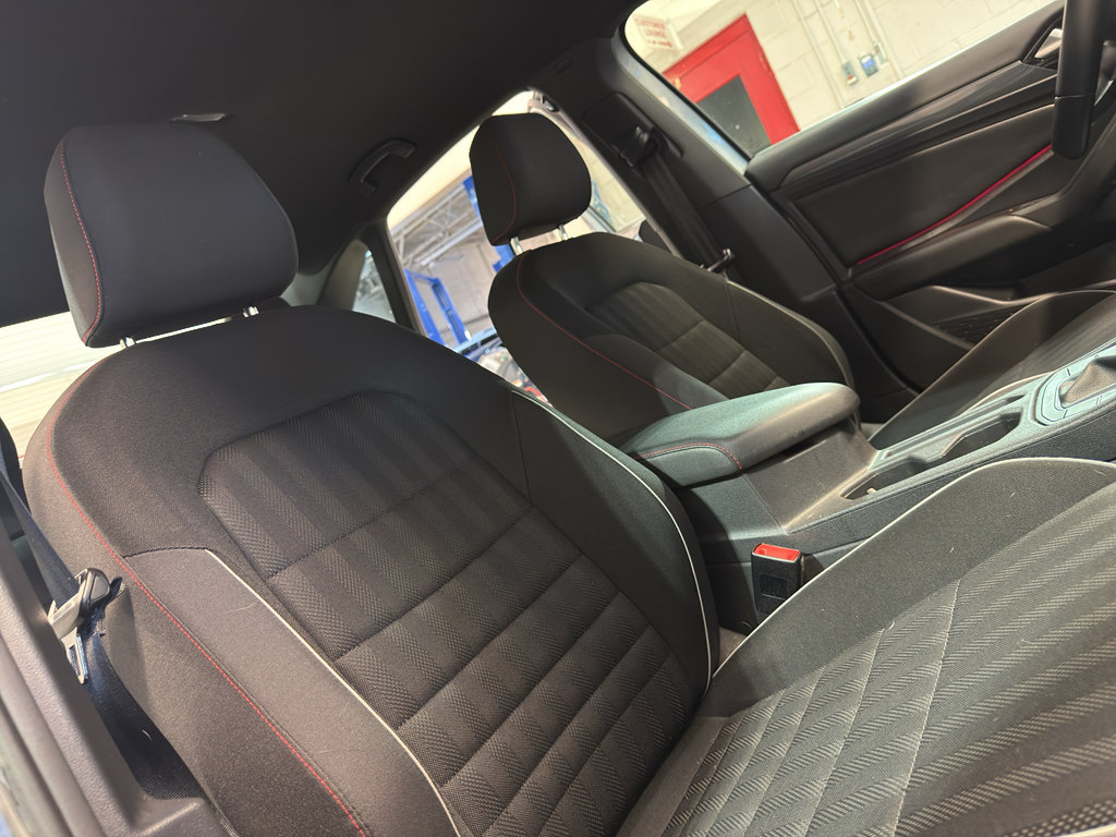 Used 2020 Volkswagen Jetta GLI FWD image 23