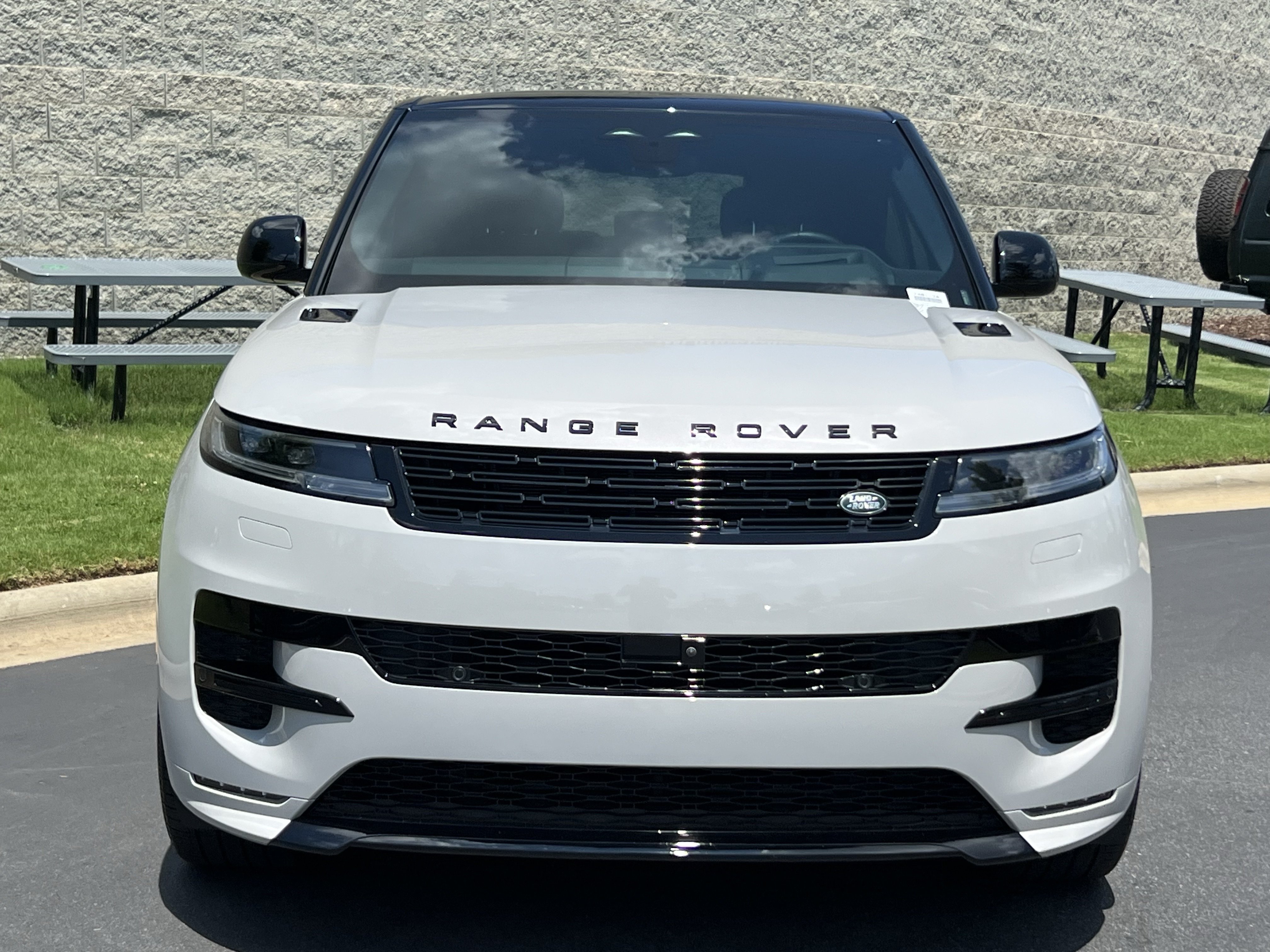Certified 2025 Land Rover Range Rover Sport Dynamic SE AWD/4WD image 10