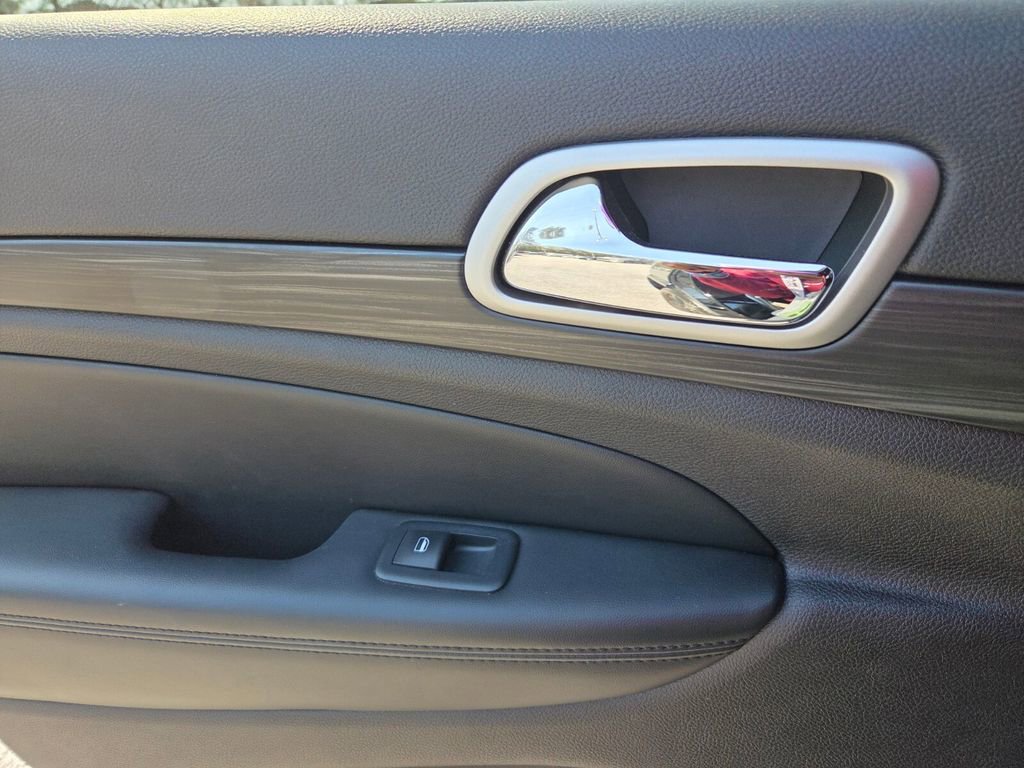 Used 2021 Jeep Grand Cherokee Laredo X image 10