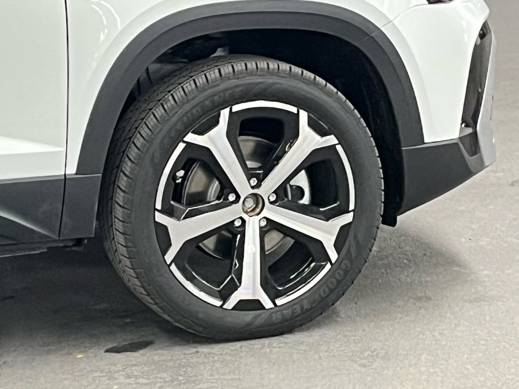 New 2026 Volkswagen Taos SEL image 39