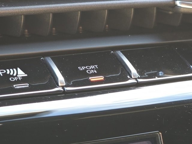 Used 2025 Jeep Grand Cherokee L Altitude image 17